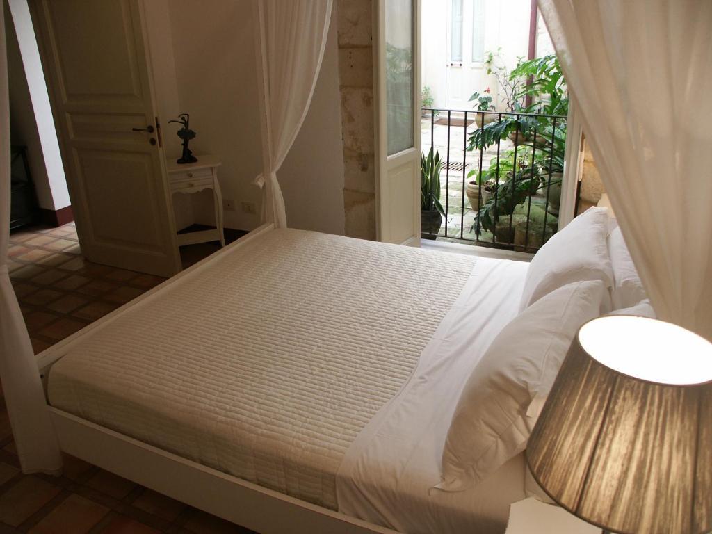 Bed and Breakfast La Via Della Giudecca Syrakus Zimmer foto