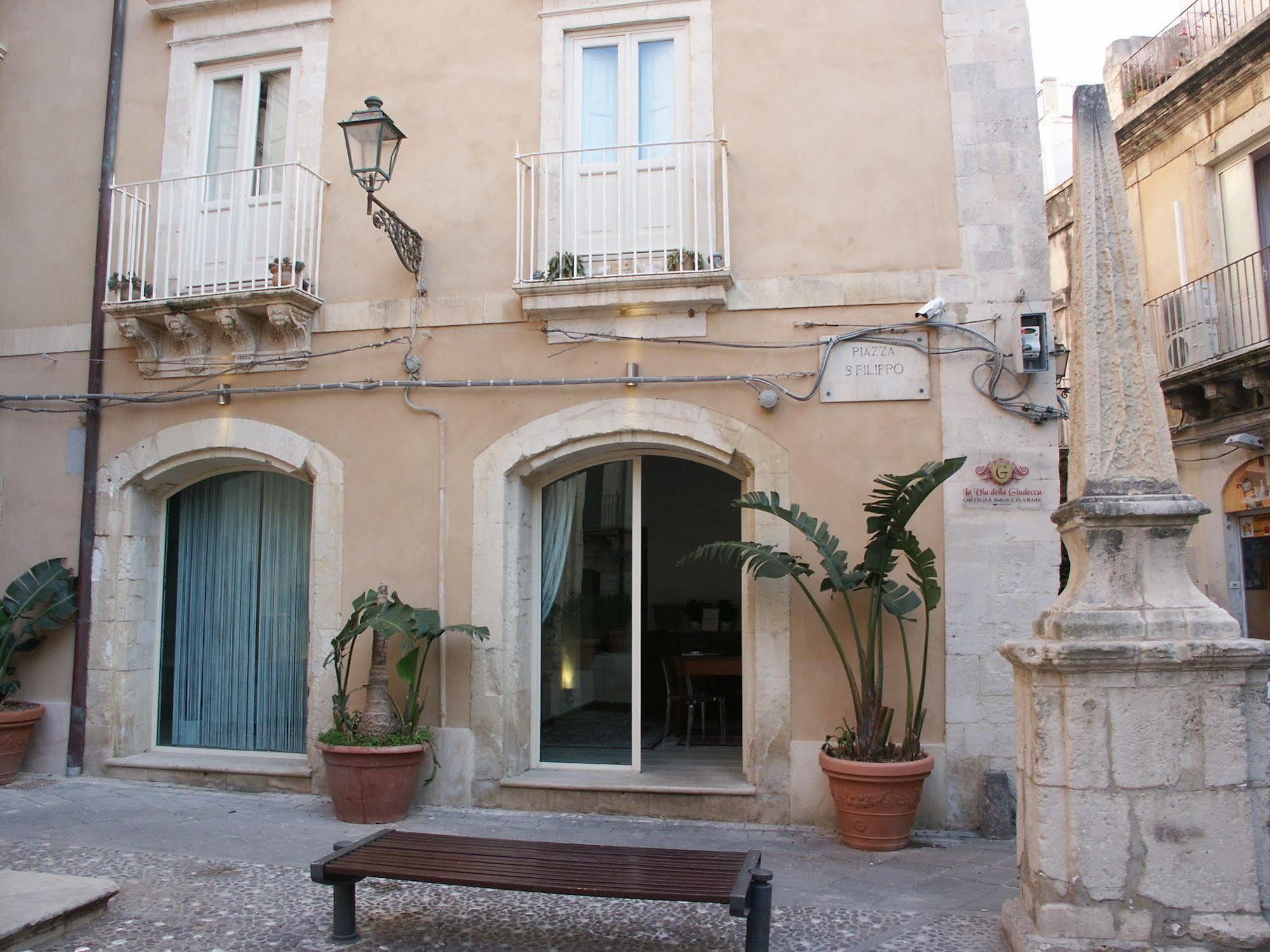 Bed and Breakfast La Via Della Giudecca Syrakus Exterior foto